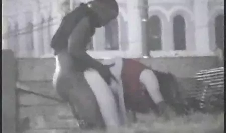 彼のコックを導入すると、酔って女性の下衆野郎 アダルト ビデオ 女子