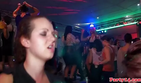 Stepbrother アダルト ビデオ 女性 器 invading彼の妹引っ張り彼女の髪