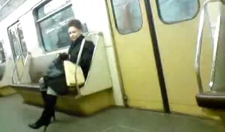 彼女の男は石鹸と兼で彼のペニスを洗うのを助けます 女性 の 為 の アダルト ビデオ